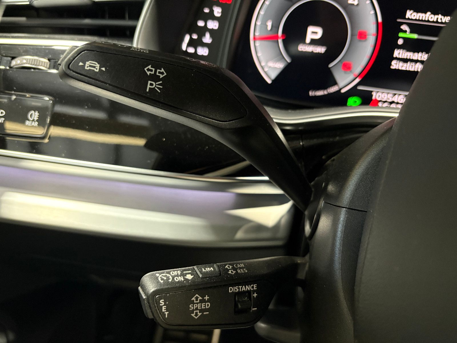 Fahrzeugabbildung Audi Q8 45 TDI quattro/APPLE/8-FACH/MASSAGE/NAVI/KAME