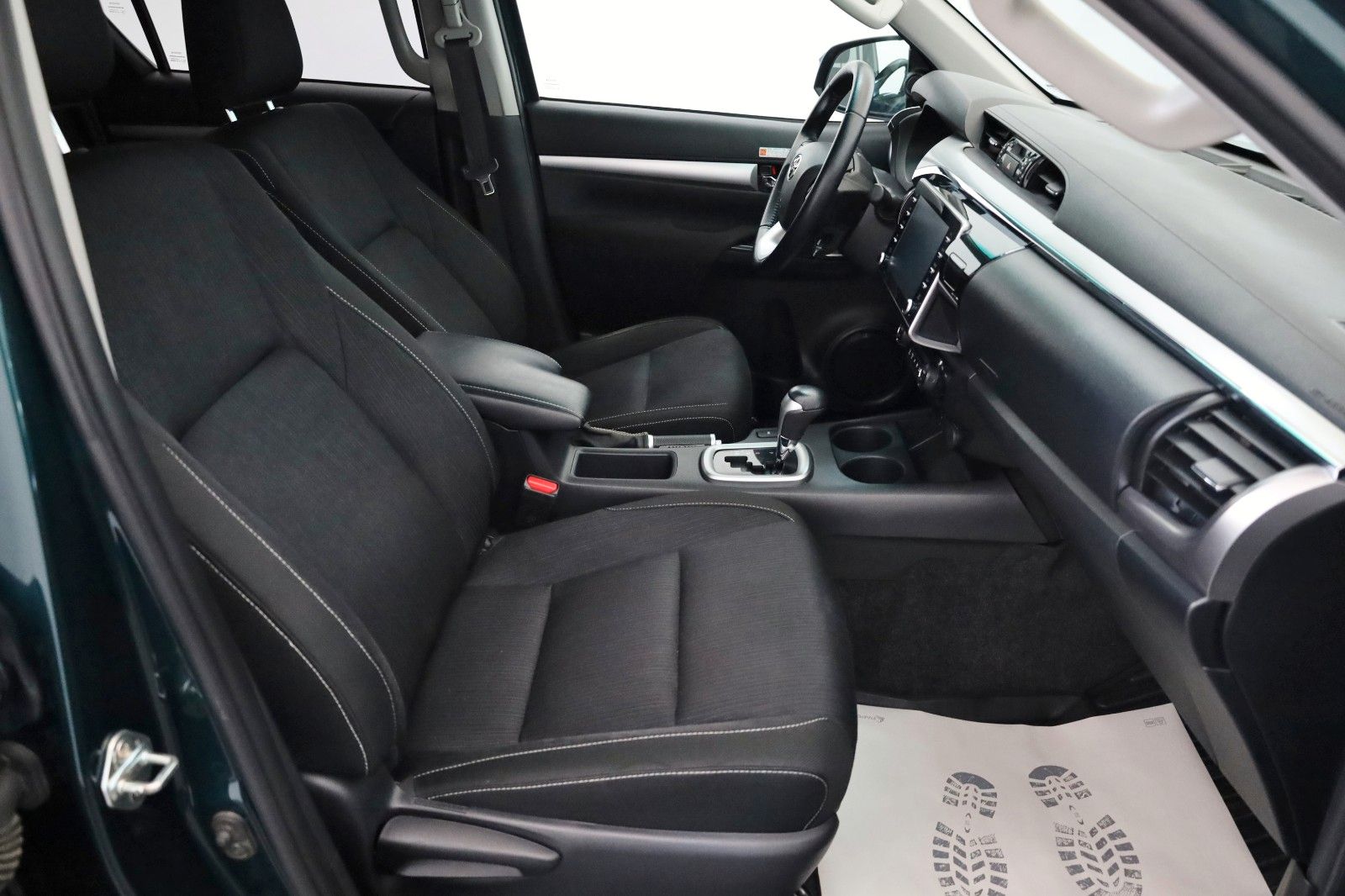 Fahrzeugabbildung Toyota Hilux 2.8 Executive, Navi, Hardtop,ACC,LED, AHK