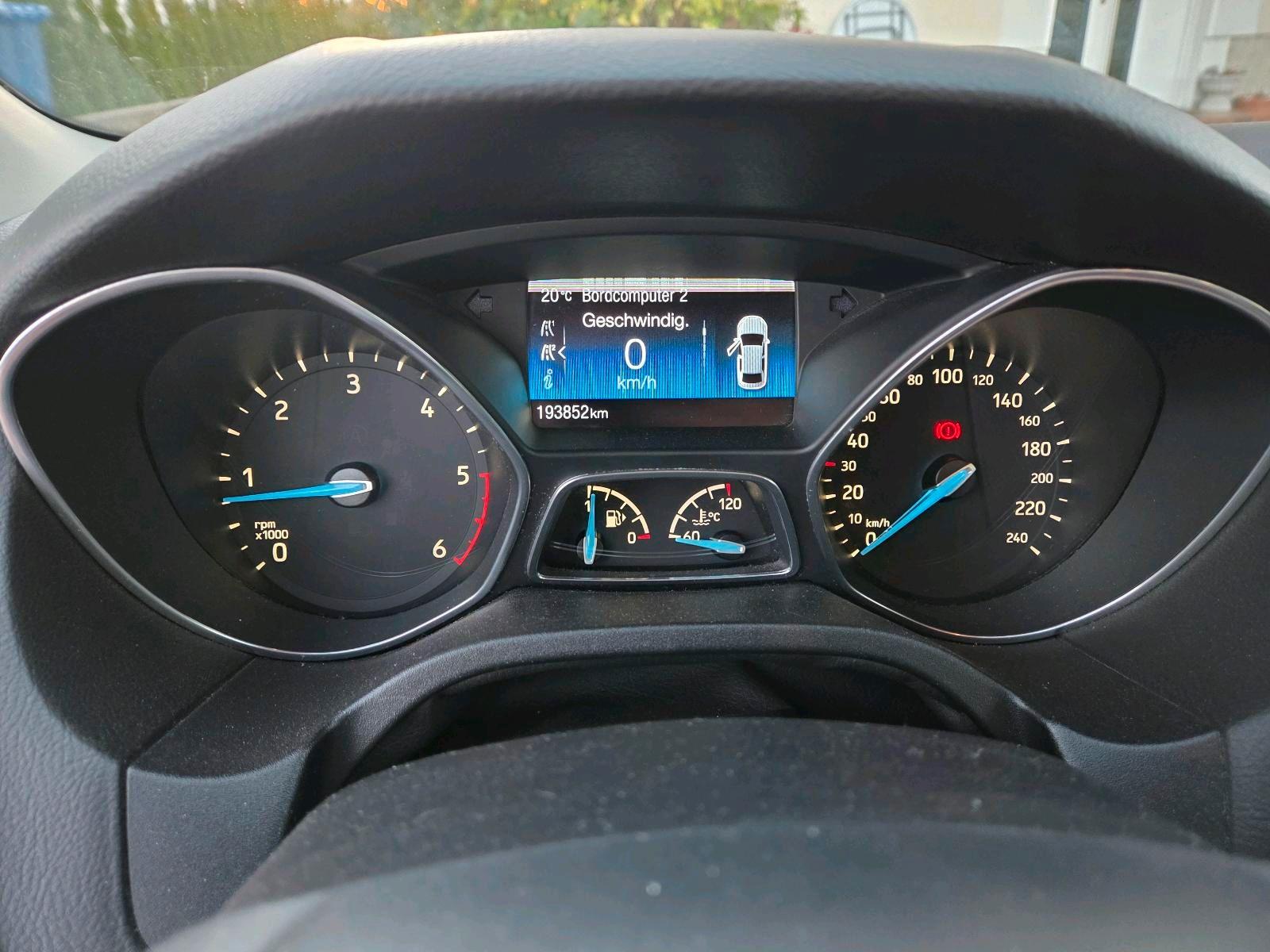 Ford Focus 2015 — photo 9
