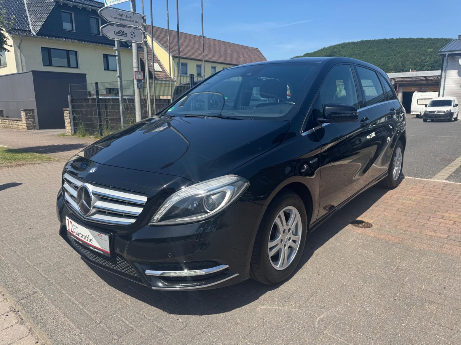 Mercedes-Benz B 180 Automatik AHK NAVI XENON LEDER