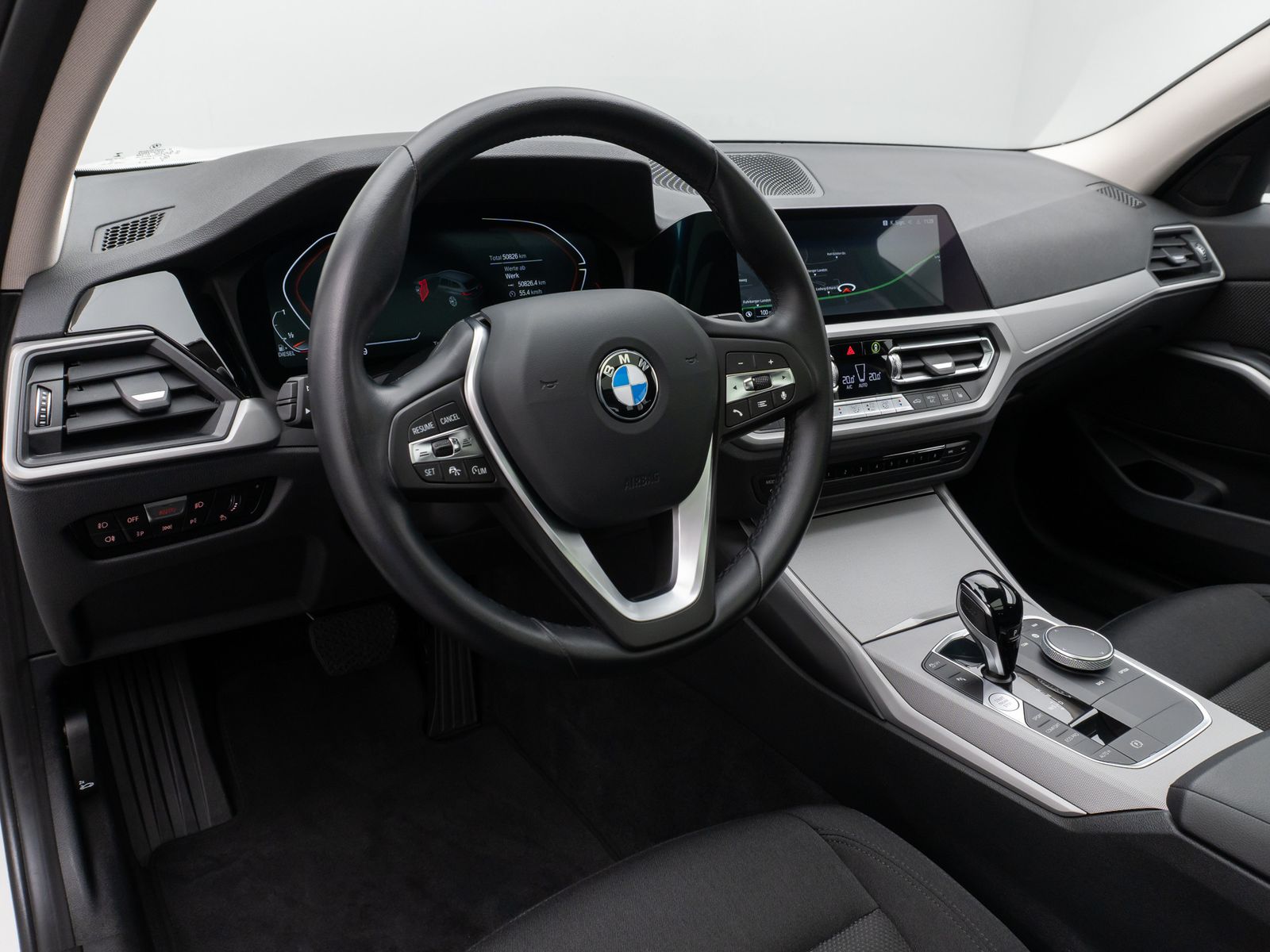 Fahrzeugabbildung BMW 320d Panorama DAB HiFi Stop&Go Alarm AHK PDC