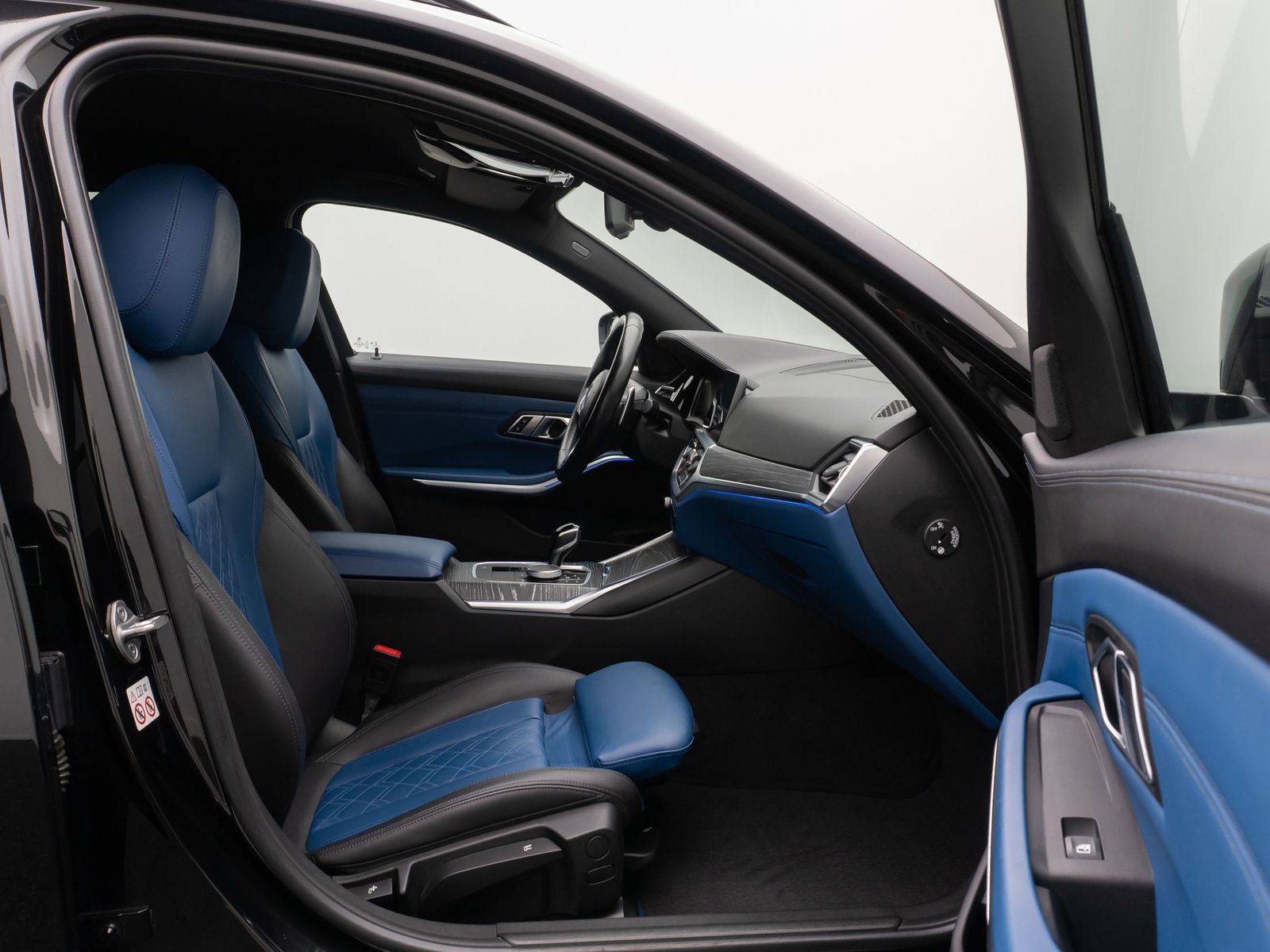 Fahrzeugabbildung BMW 320d xD M Sport DAB Laser Standhz 360°Individuai