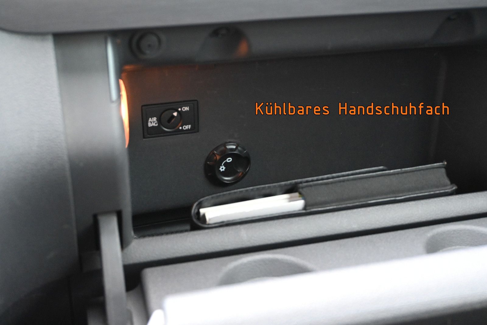 Fahrzeugabbildung Volkswagen Touran 1.6 TDI Comfortline °7-SITZE°KAMERA°02.28