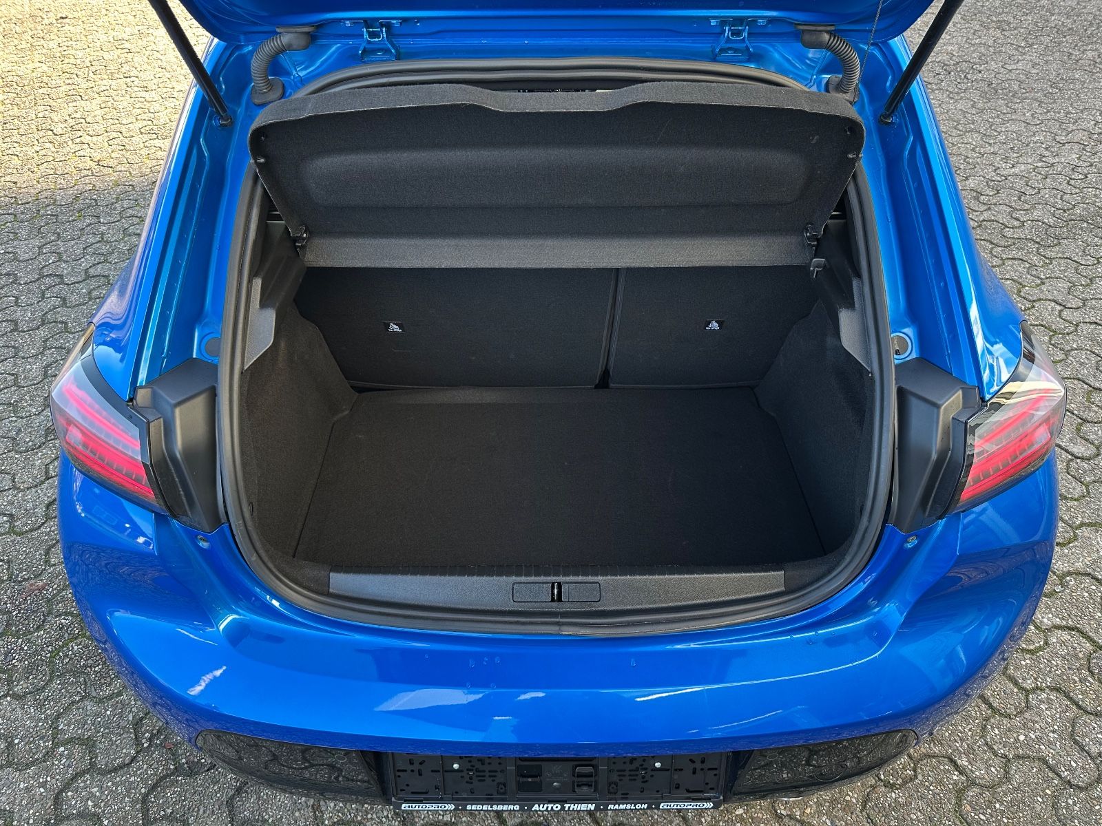 Fahrzeugabbildung Peugeot 208 GT PureTech 100 Navi/LED/ 360°Kamera/Keyless