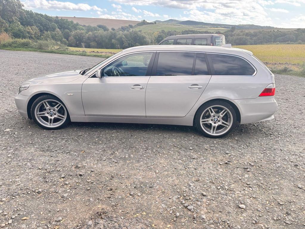 BMW 523