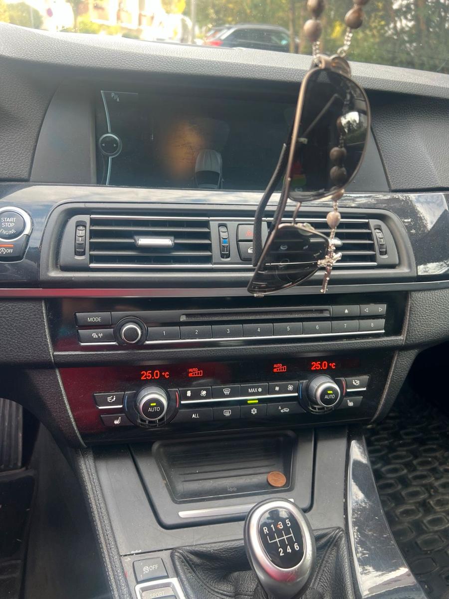 BMW 520 2011 — photo 11