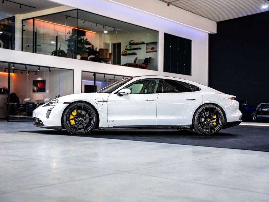 Porsche Taycan GTS - 21 inch RS Spyder - ACC - PDCC Spor imagem 3