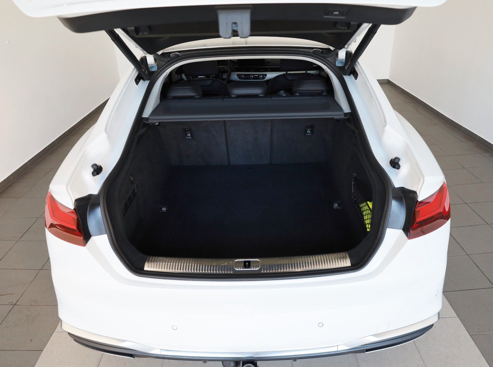 Fahrzeugabbildung Audi A5 Sportback 40 TFSI S line, Leder, Kamera, AHK