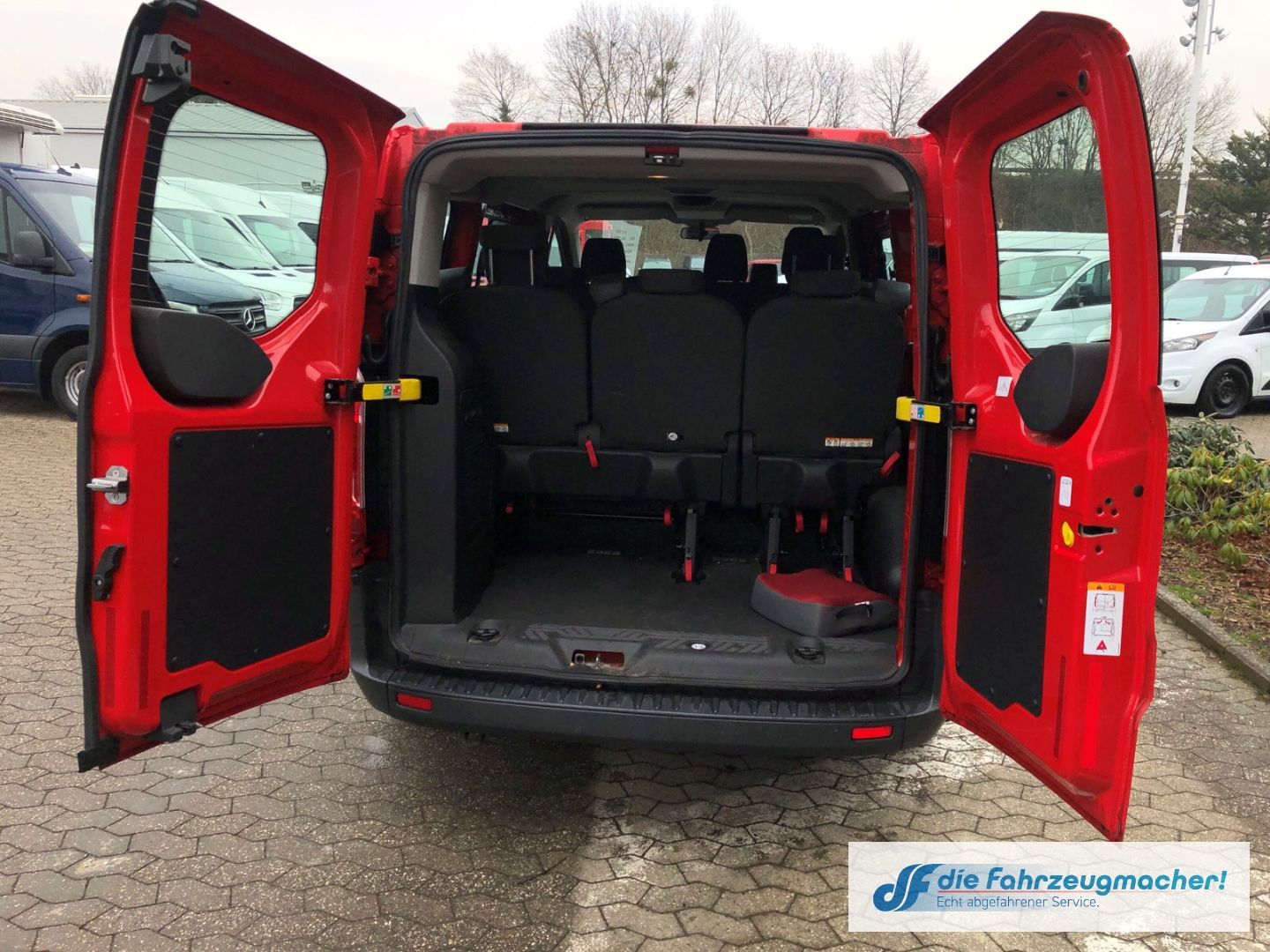 Fahrzeugabbildung Ford Transit Custom Kombi 300 L1 2.2 TDCi *1630 *EXPO