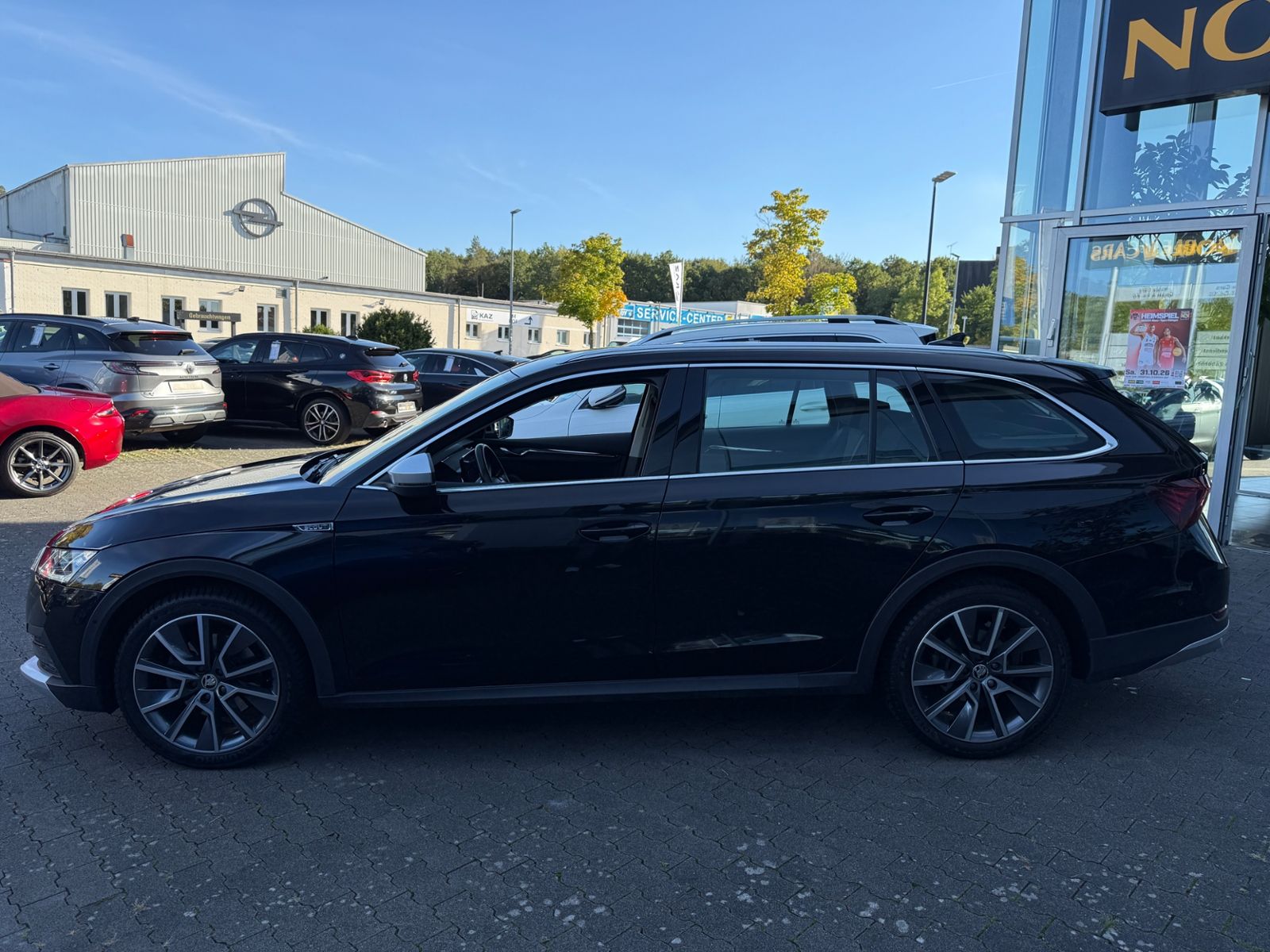 Fahrzeugabbildung SKODA Octavia Combi Scout 4x4 KAM ACC HUD LED
