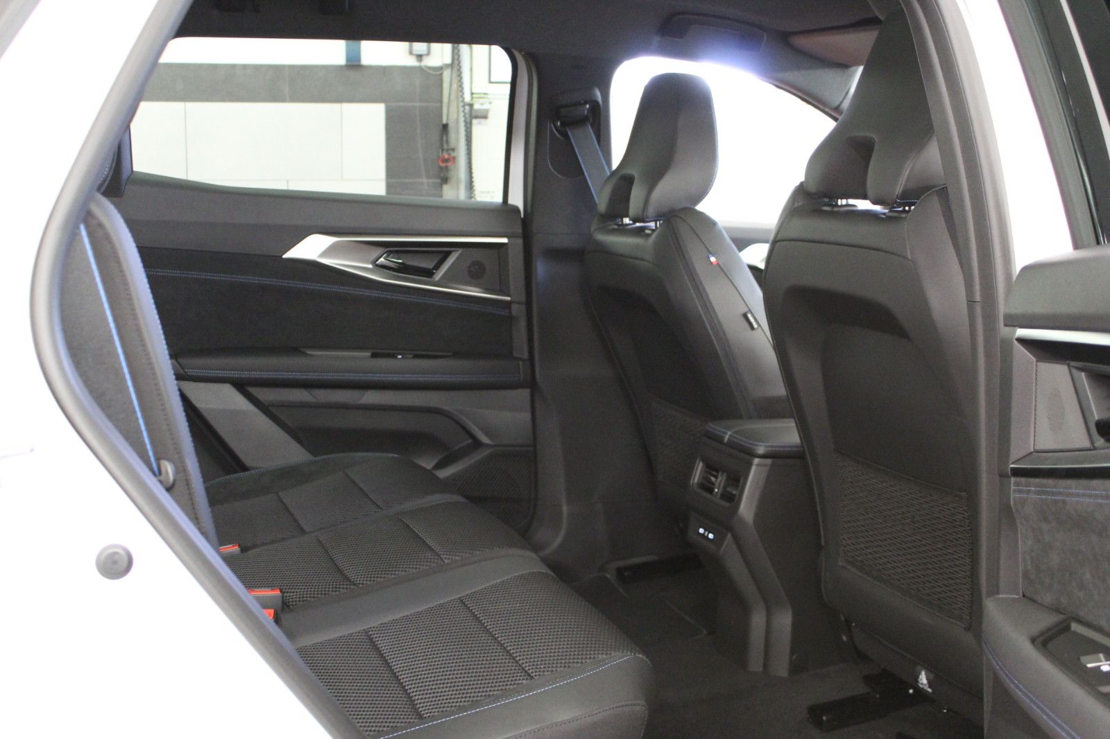 Fahrzeugabbildung Renault Espace E-Tech Full Hybrid 200 Esprit Alpine 7Sit