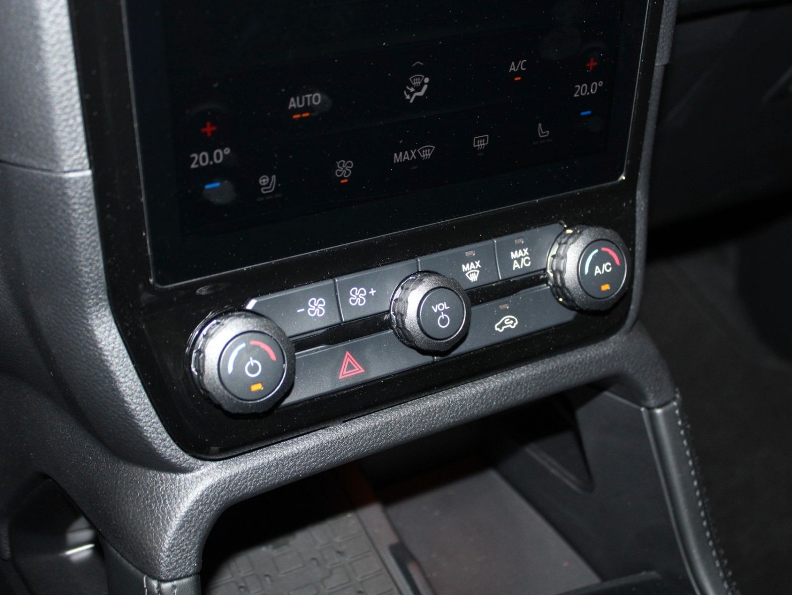 Fahrzeugabbildung Ford Raptor 3.0 EB DoKa AHK RAPTOR PAKET ACC 360°CAM