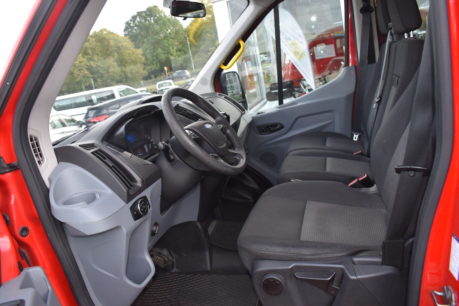 Fahrzeugabbildung Ford Transit Kombi 350 L3 Behindertengerecht *4203
