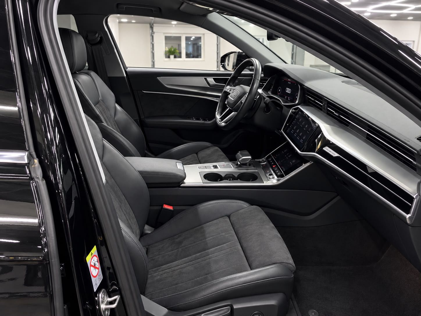 Fahrzeugabbildung Audi A6 Avant 50 TDI Quattro SPORT S-LINE/ACC/HD-MATR