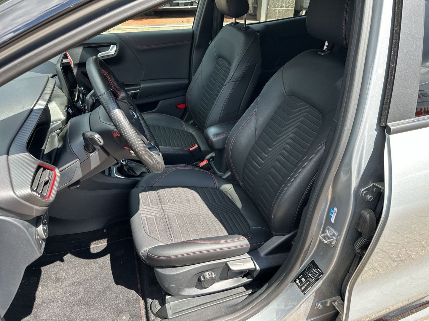 Fahrzeugabbildung Ford Puma ST-Line X 1.0 EcoBoost Mild Hybrid EU6d AHK