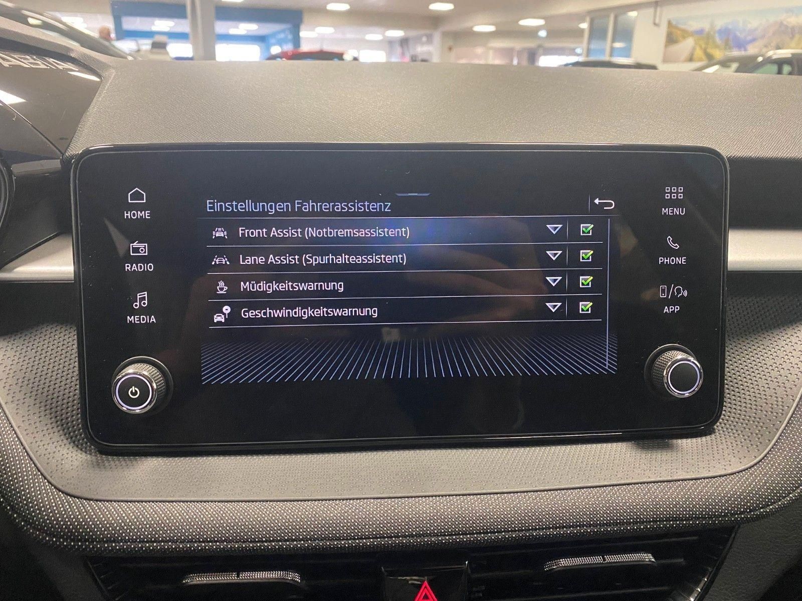 Fahrzeugabbildung SKODA Fabia 1.0 TSI GA 2031/100TKM+PDC+SMART-LINK+SH++