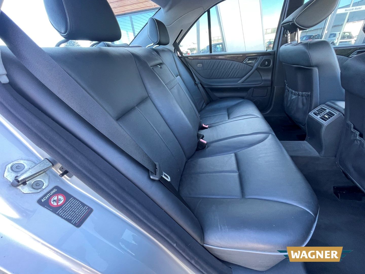 Fahrzeugabbildung Mercedes-Benz E 200 Kompressor AVANTGARDE Automatik