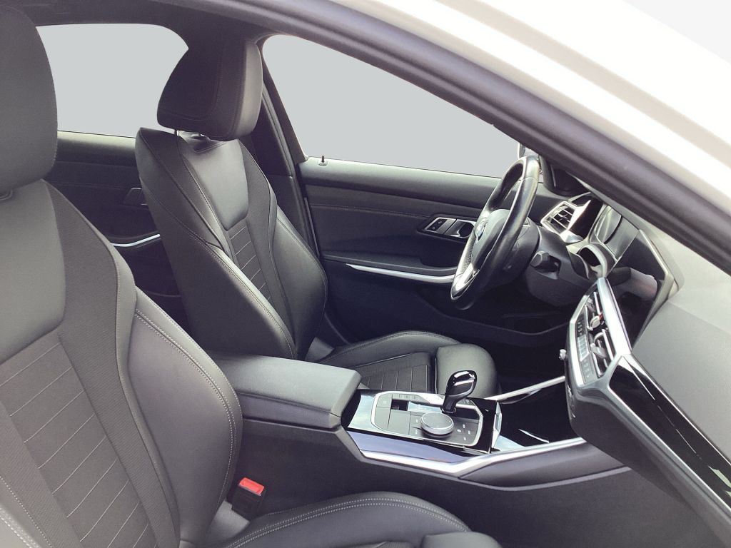 BMW 320i Aut. Sport Line Laserlicht* HiFi* SHZ* foto 14
