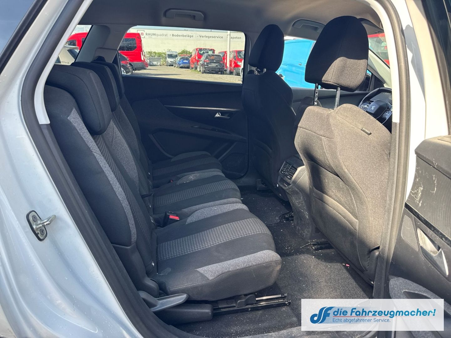 Fahrzeugabbildung Peugeot 5008 Active 1.2 PureTech 130 GETRIEBESCHADEN