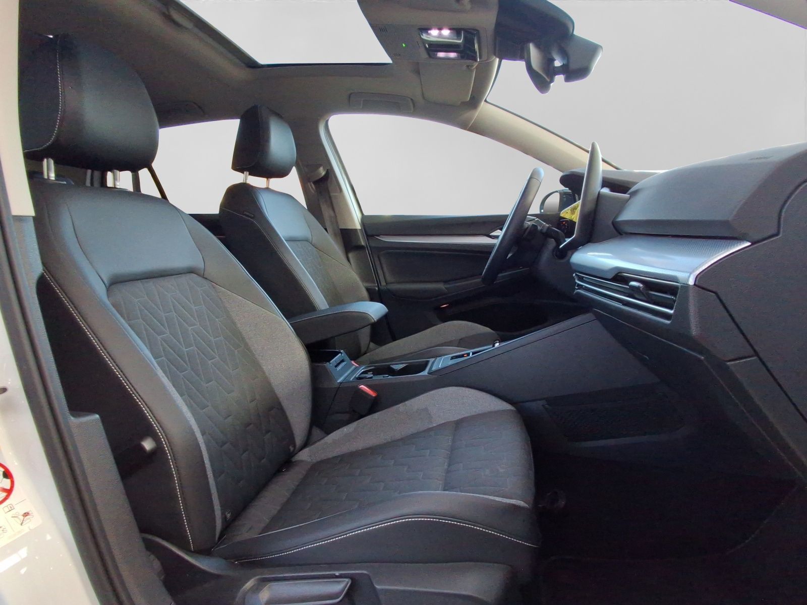 Volkswagen Golf 1.5 eTSI DSG ENERGY PANO ASSIST 360° foto 4