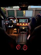 Mercedes-Benz E 200 Autom. - - Mercedes-Benz E 200 mit Benzin-Antrieb: Weiß, Limousine