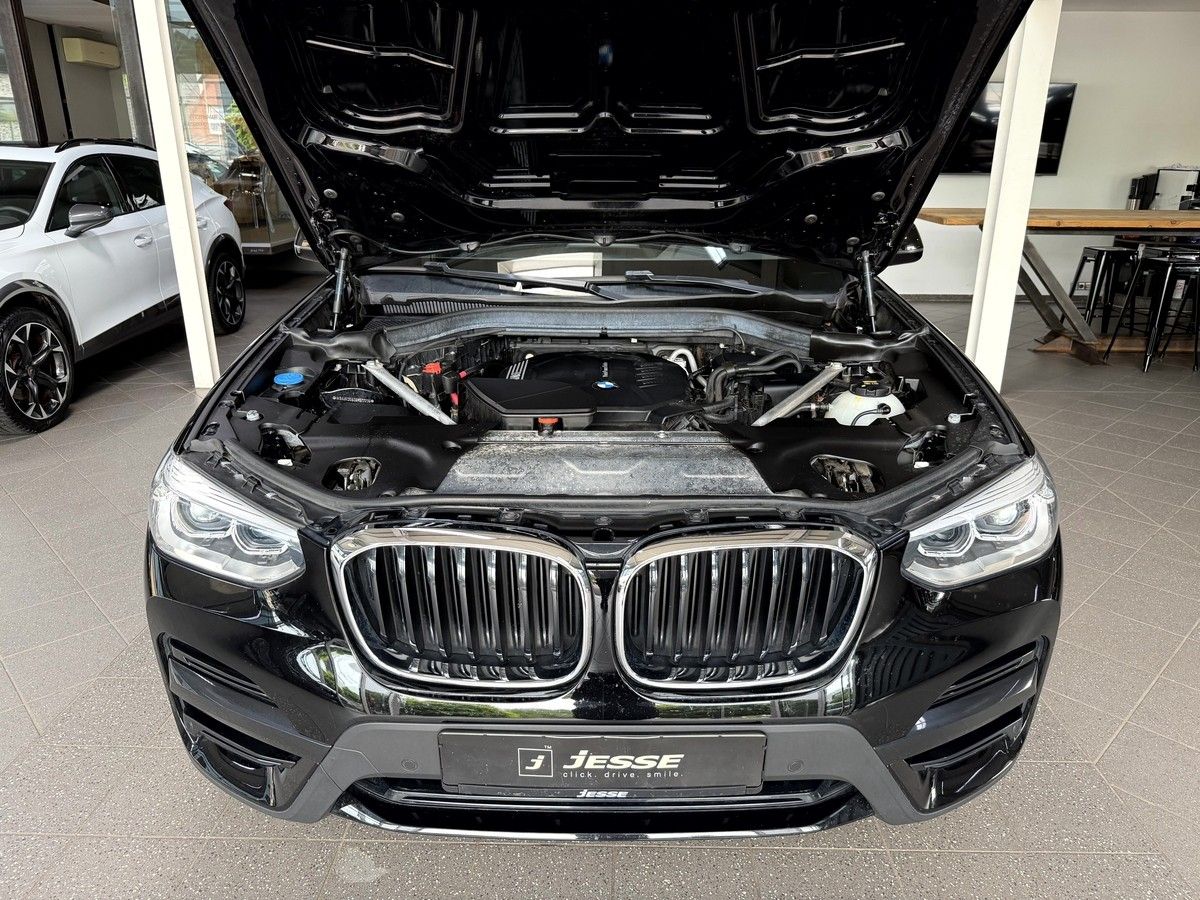 BMW X3  20d xDrive Advantage LED Navi RCAM AHK  foto 16
