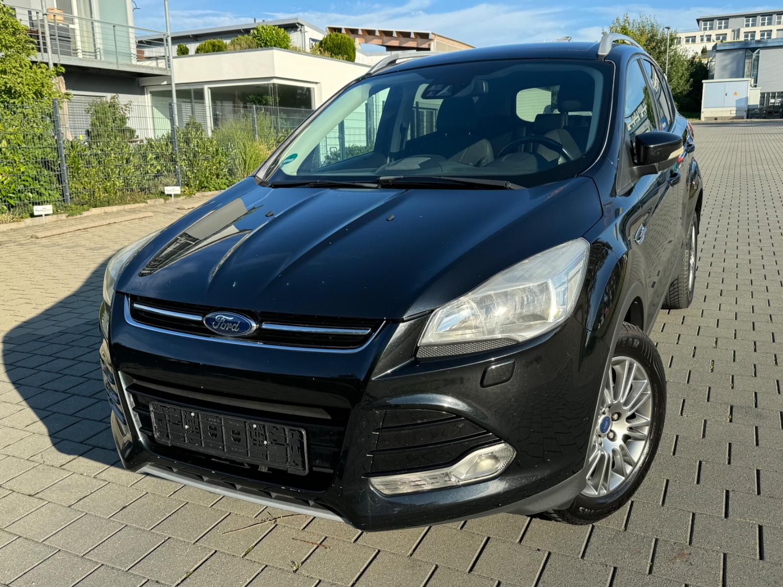 Ford Kuga Titanium NAVI*LEDER*ALLRAD*AUTOMATIK*MTL*