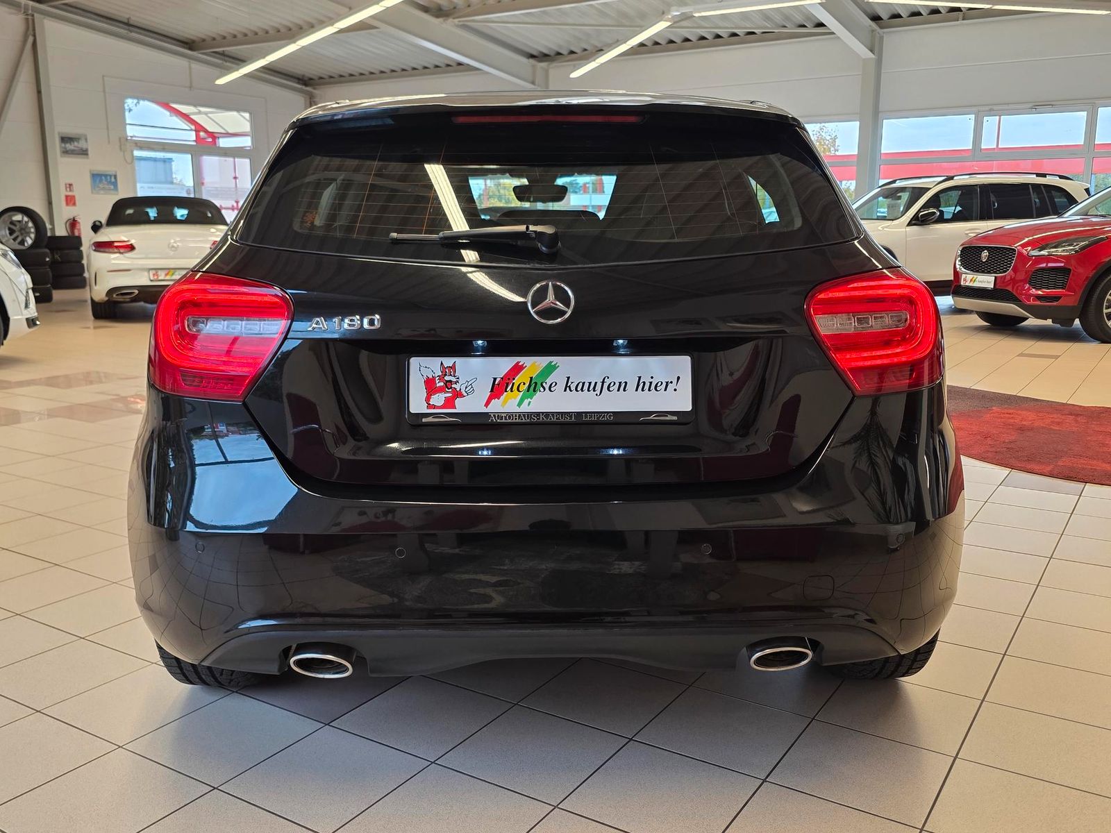 Fahrzeugabbildung Mercedes-Benz A180 Automatik /BiXenon/Navi/Teilleder/Park-As.