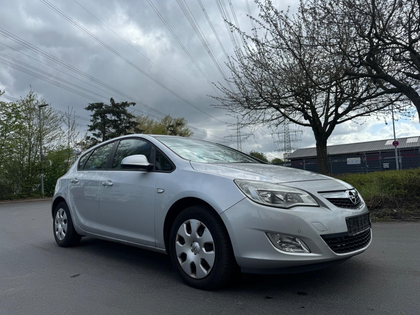 Opel Astra J Edition 1-HAND/TÜV NEU/KLIMA/PDC/SHZ/TOP