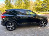Volvo XC40 D4 AWD Momentum Pro Geartronic Momentum Pro - Volvo XC40 Momentum mit Diesel-Antrieb
