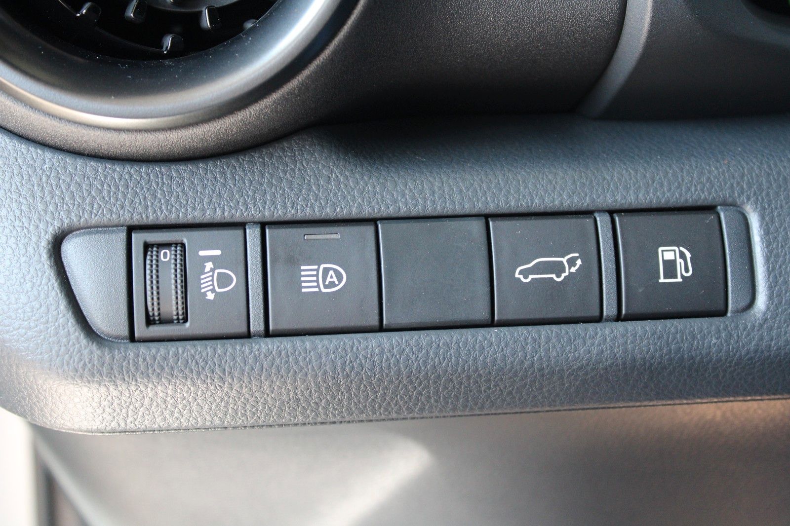 Fahrzeugabbildung Toyota C-HR Hybrid Teamplayer