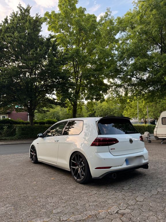 Image of Volkswagen Golf