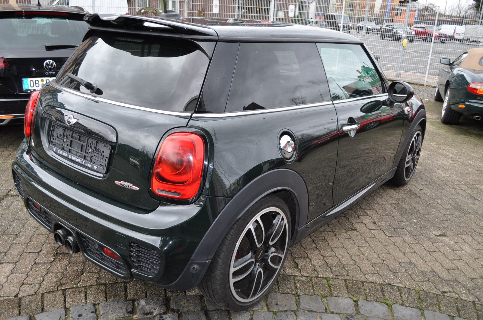 Fahrzeugabbildung MINI JOHN_COOPER_WORKS Vollausstattung JCW