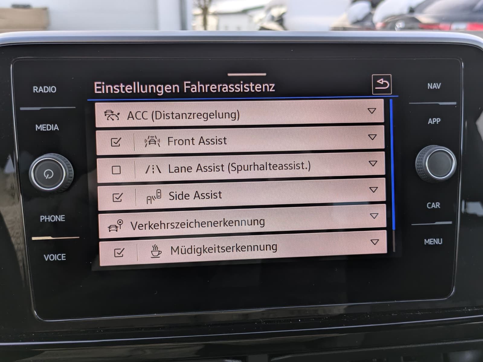 Fahrzeugabbildung Volkswagen T-Roc 2.0 TDI R-Line DSG 19"MATRIX*ACC*KAM*NAVI