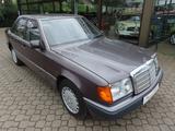 Mercedes-Benz 200 D W124 - Mercedes-Benz 200 Oldtimer mit Diesel-Antrieb