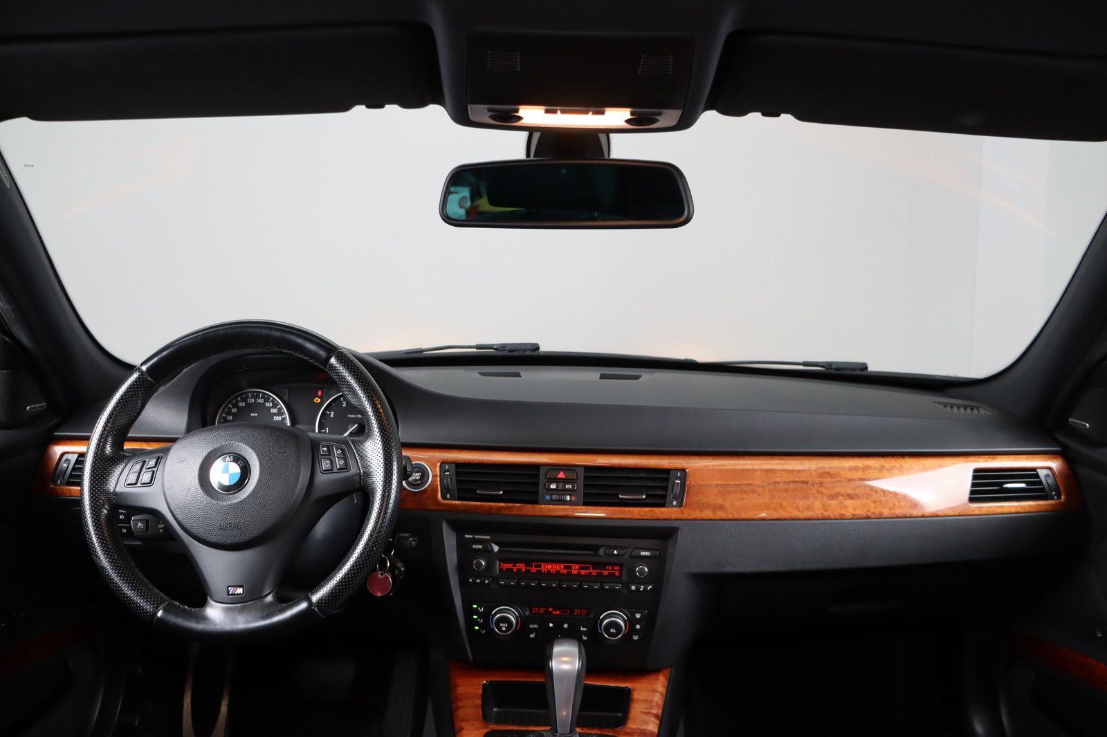 Fahrzeugabbildung BMW 320 i Touring M-Paket * Xenon * Leder * Sitzhzg.