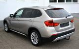 BMW X1 20 i Bi-Xenon Navi Scheckheft Kl-Aut AHK PDC - BMW: bis 10000 Euro
