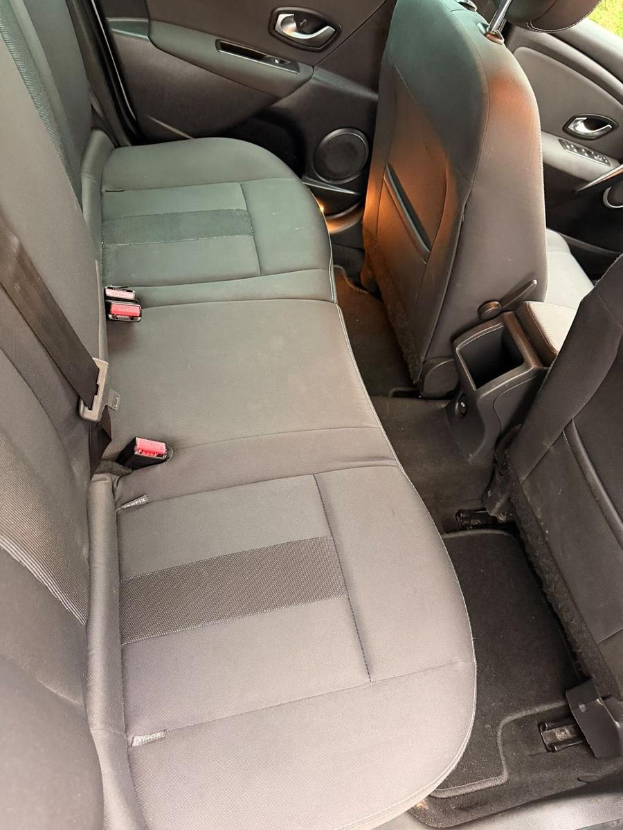 Renault Megane 2010 — photo 7