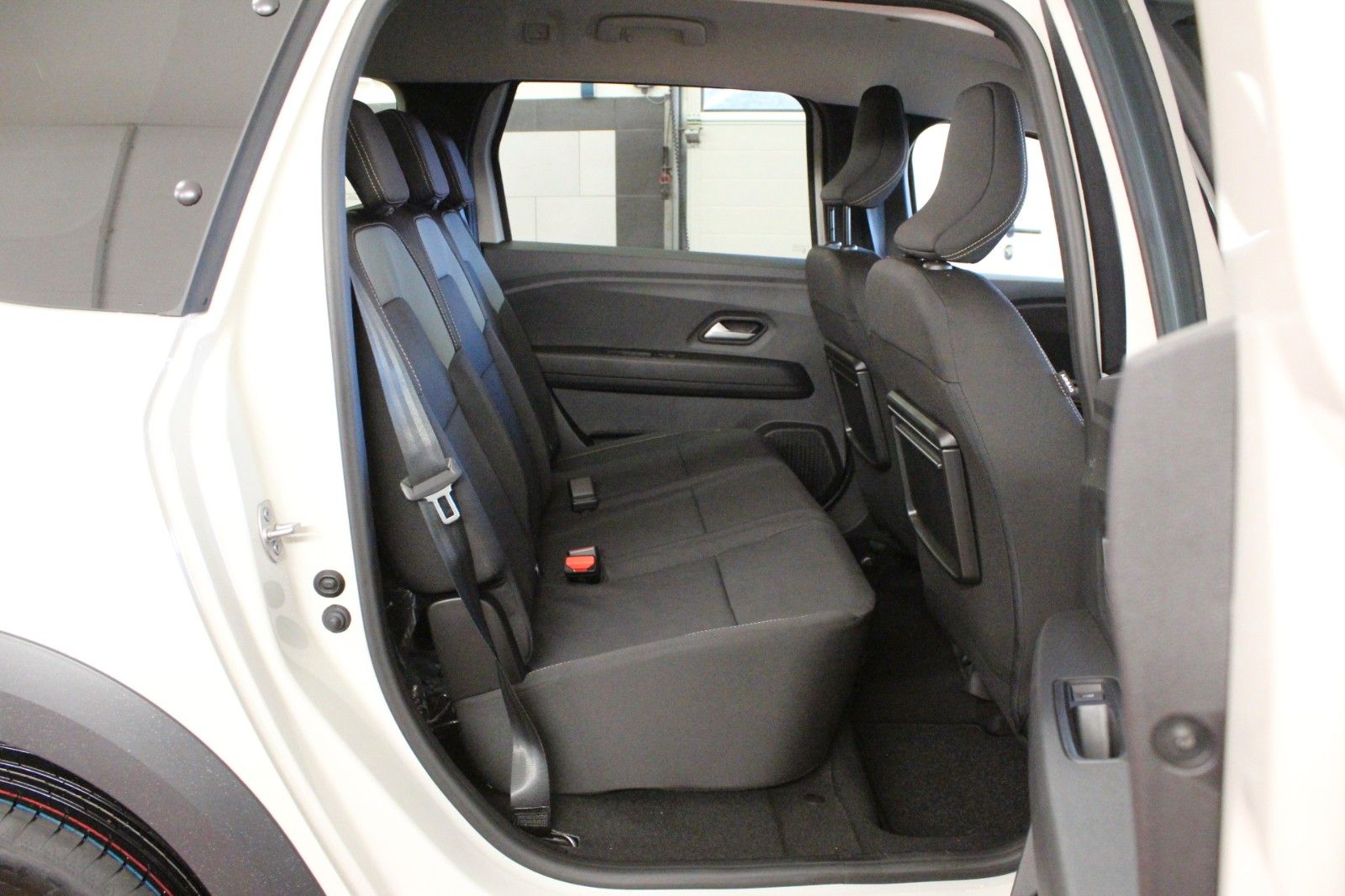 Fahrzeugabbildung Dacia Jogger TCe 110 Extreme 5-Sitzer  MY26 *Winterp.*