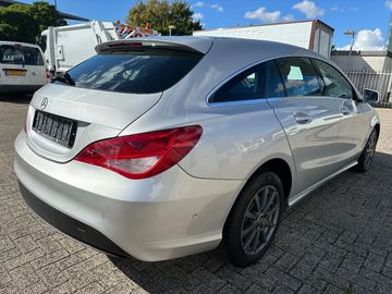 Mercedes CLA 200 Shooting Brake - 5