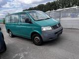 Volkswagen T5 Multivan mit 9 sitze - Volkswagen T5 Multivan: Grün
