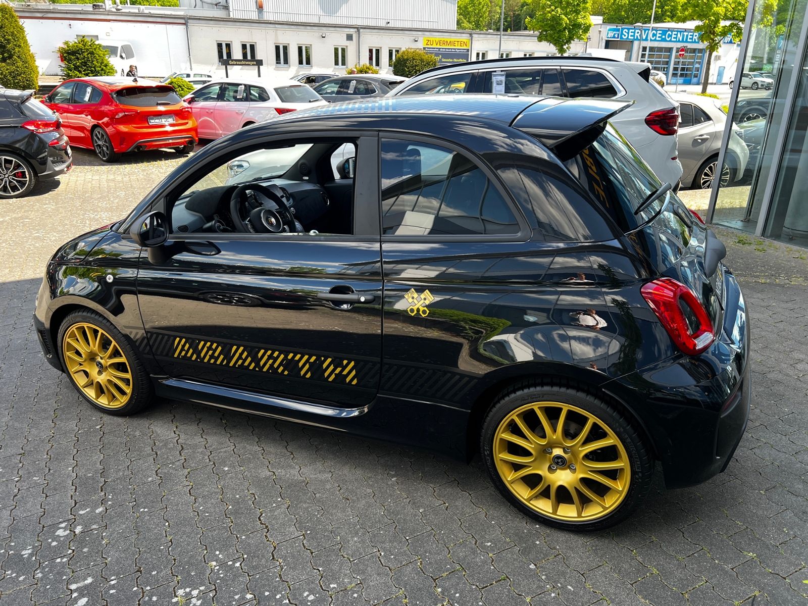 Fahrzeugabbildung Abarth 695 75 Anniversario BEATS Full Link KLIMA NAVI
