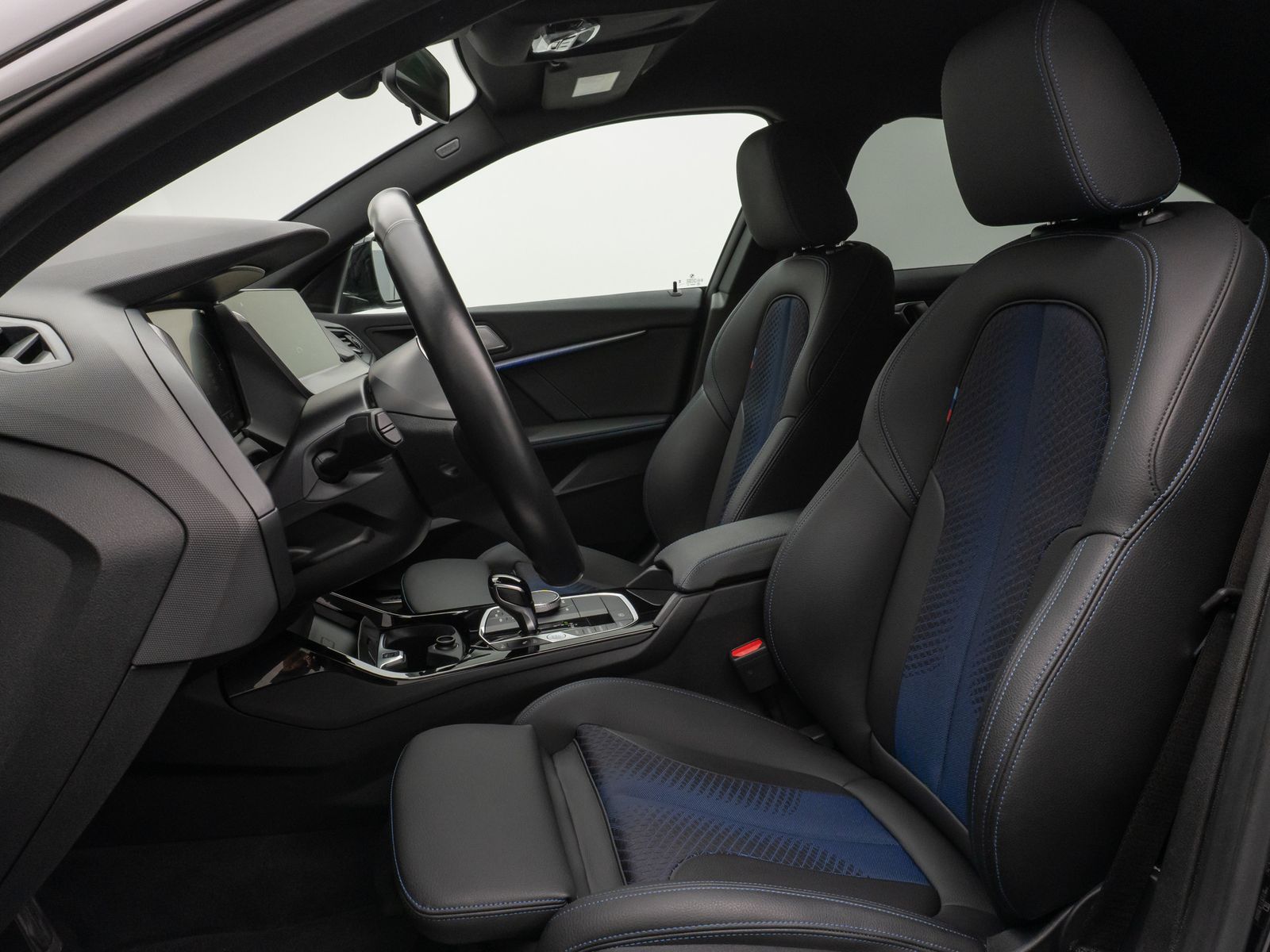 Fahrzeugabbildung BMW 218i Gran Coupé M Sport DAB CockPitPr PDC Komfor