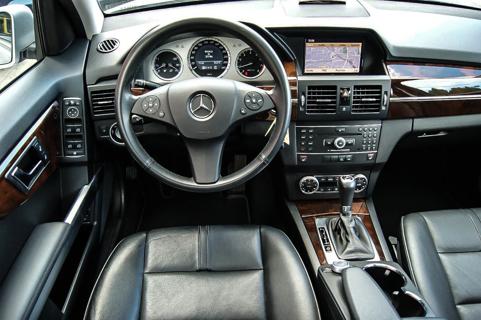 Fahrzeugabbildung Mercedes-Benz GLK 350 4-Matic PANORAMA COMAND 37.700km 1.HAND