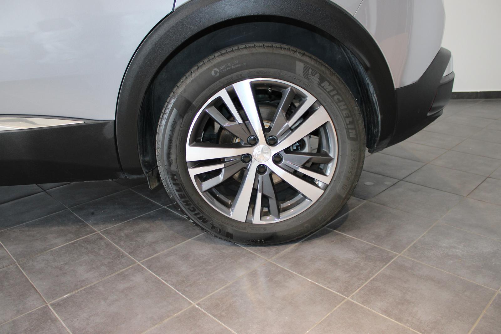 Peugeot 3008 136 MHEV Allure Pack, eDCS6, NAVI,KAMERA