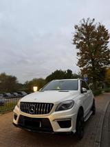 Mercedes-Benz Mercedes ML 63 AMG Diamantweiss 360 Kamer... - Mercedes-Benz ML 63 AMG in Köln