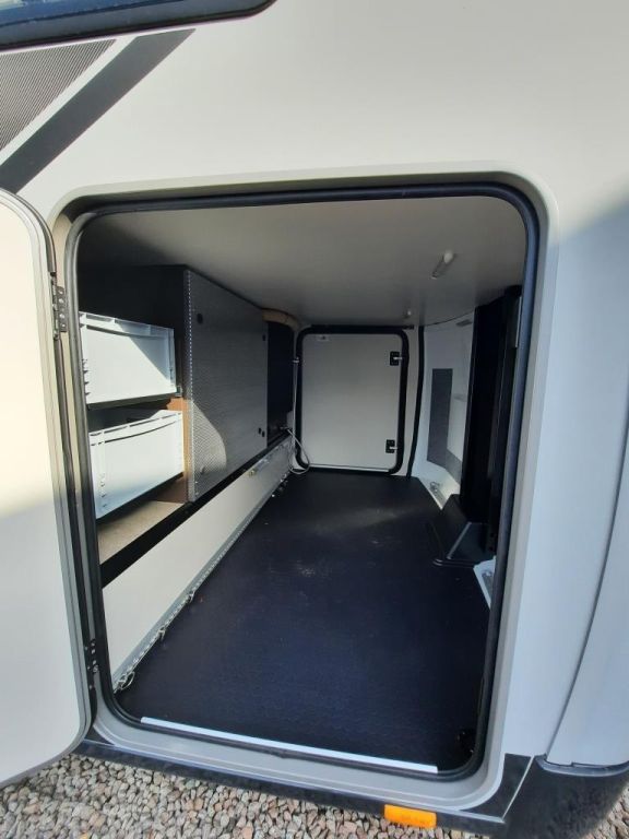 Fahrzeugabbildung Bürstner Signature SFT 7.0 Verfüg./Sparen Sie 9.616,- €