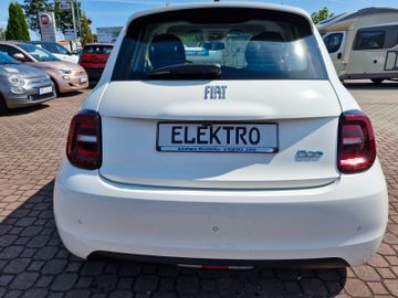 Fiat 500e Icon LED-Sitzheizung-Kamera