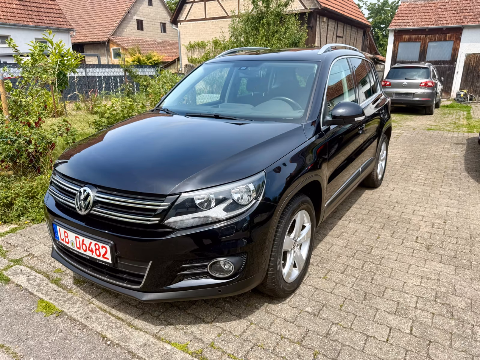 Volkswagen Tiguan Sport & Style BMT - Panorama / Sitzheiz.