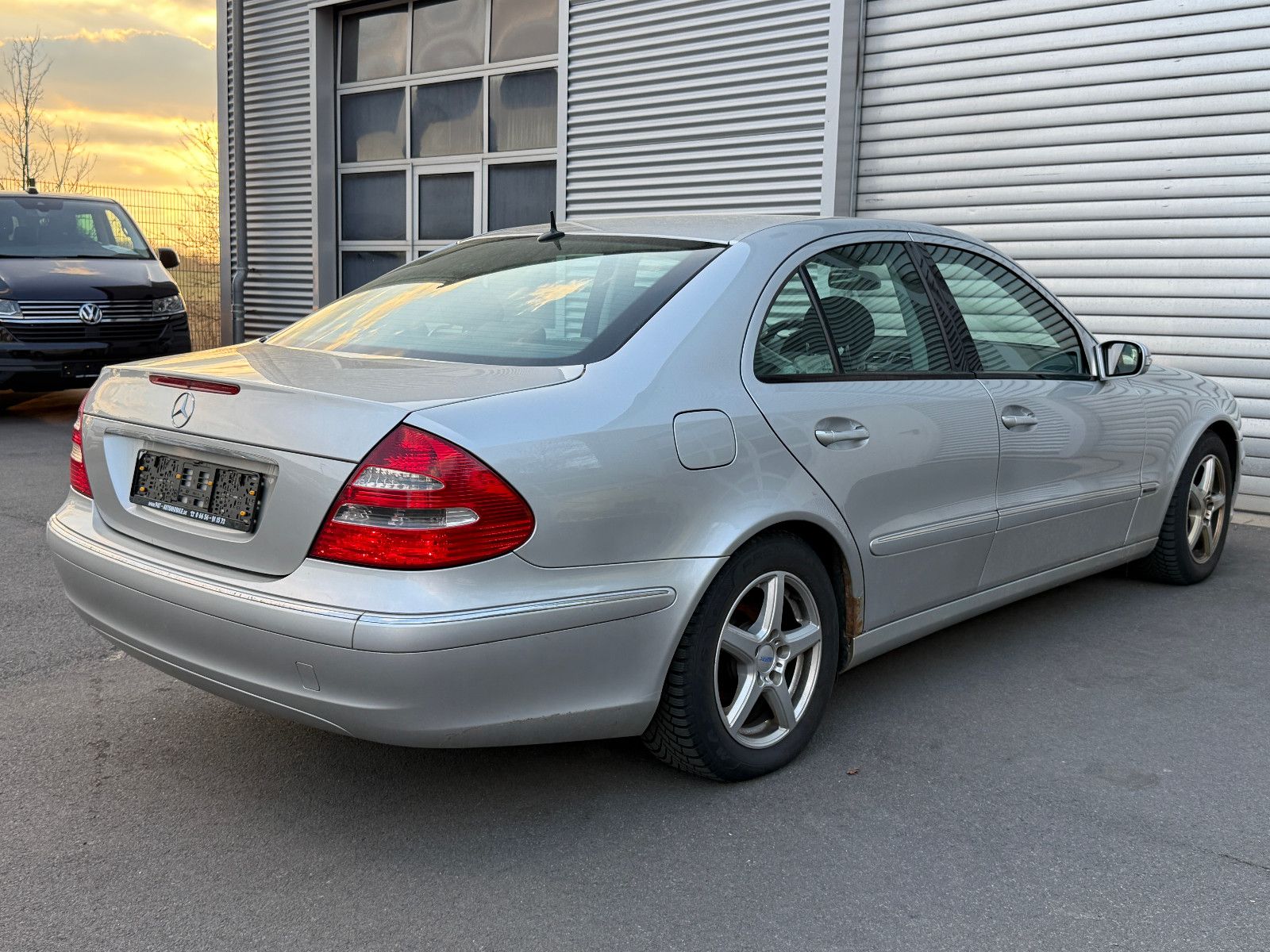 Fahrzeugabbildung Mercedes-Benz E 320 CDI Elegance Aut AHK GRA Xenon Navi H/K